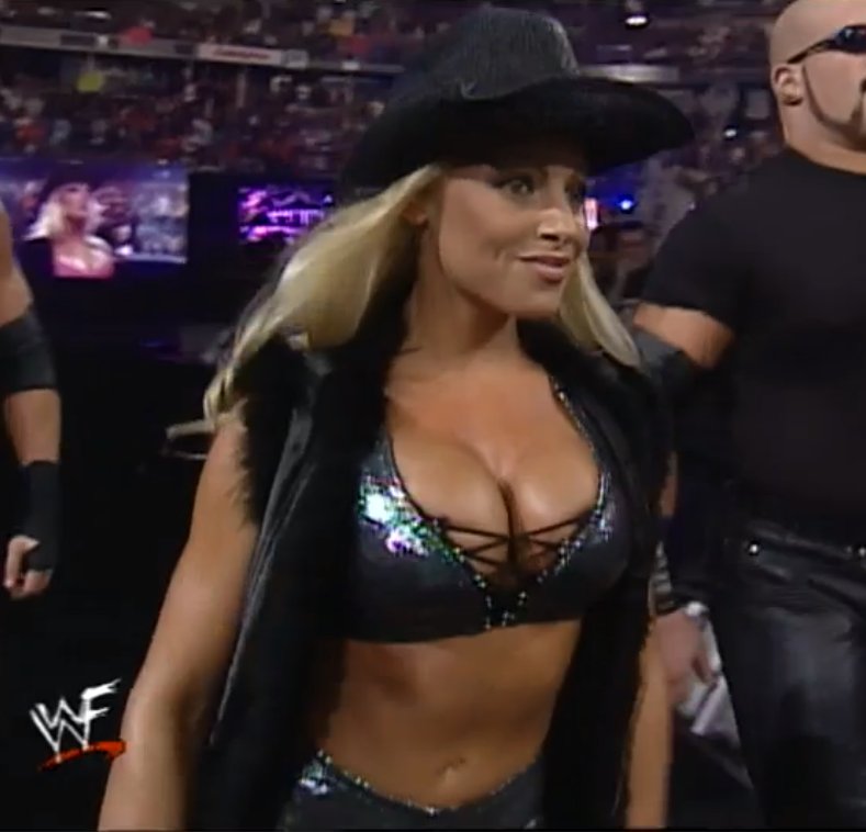Trish Stratus still has the best Wrestlemania look of all time 
#wrestlemania https://t.co/Oitrctx4wv