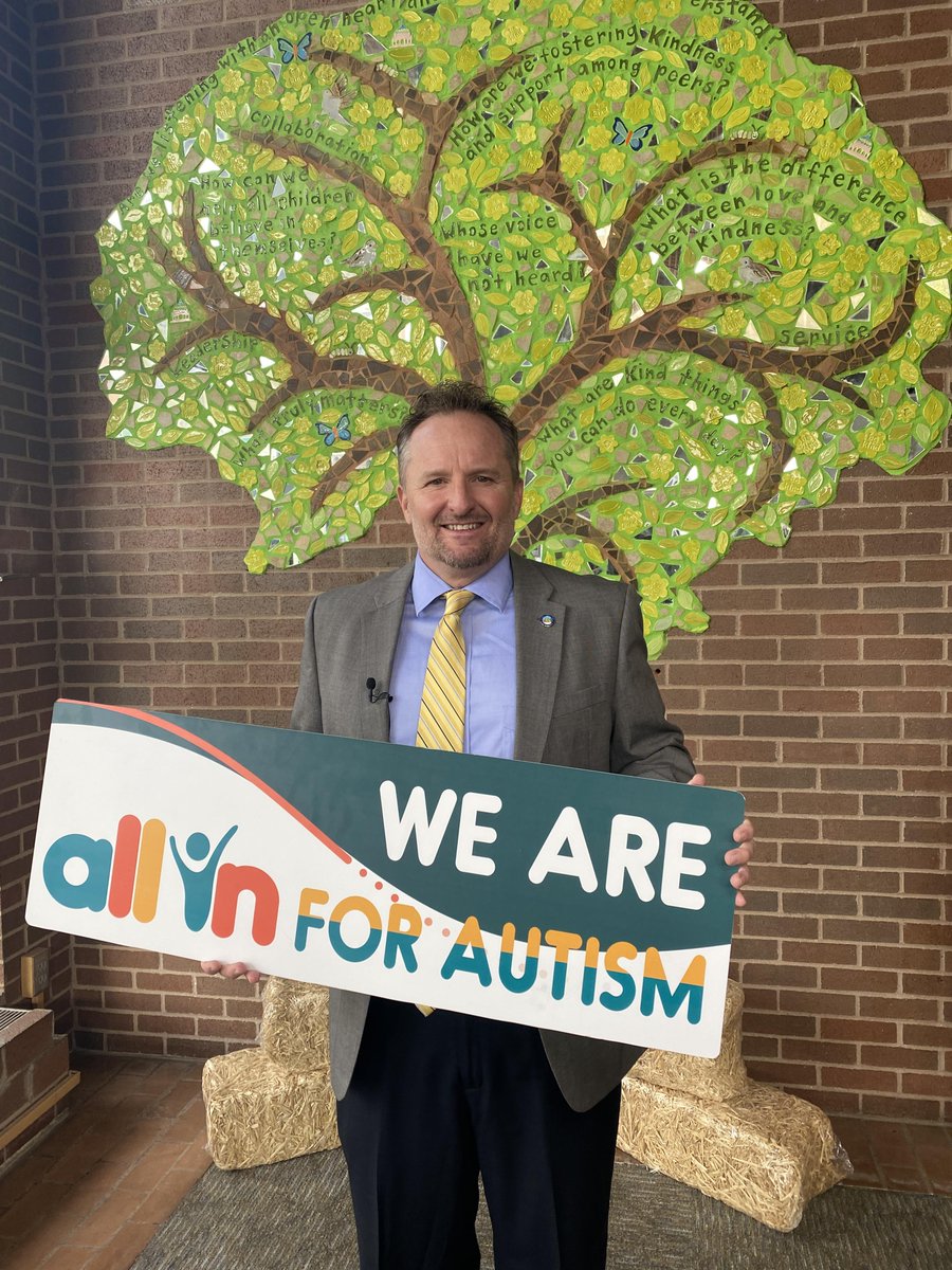 PimaSchoolSup's tweet photo. It's #WorldAutismDay ! We are celebrating Autism acceptance with our friends at @AutismSocietyAZ at their #AllinforAutism Drive-In Movie Event. You can support with a donation here: https://t.co/PlufOxUqvZ #pcss #AutismAcceptanceMonth #pimacounty https://t.co/X6TYgDymzy