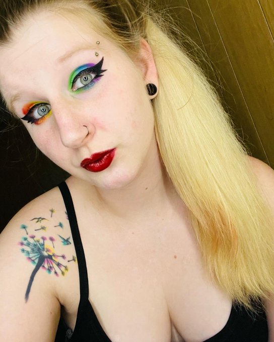 #selfie #blonde #ponytail #makeup #rainbowmakeup #tattoos #piercings #gauges https://t.co/h8h6jr9n4Z<a href="/tag/selfie"class="tags">#selfie</a><a href="/tag/blonde"class="tags">#blonde</a><a href="/tag/ponytail"class="tags">#ponytail</a><a href="/tag/makeup"class="tags">#makeup</a><a href="/tag/rainbowmakeup"class="tags">#rainbowmakeup</a><a href="/tag/tattoos"class="tags"><span>#tattoos</span></a><a href="/tag/piercings"class="tags"><span>#piercings</span></a><a href="/tag/gauges"class="tags"><span>#gauges</span></a>