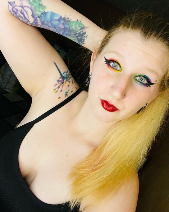 #selfie #blonde #ponytail #makeup #rainbowmakeup #tattoos #piercings #gauges https://t.co/h8h6jr9n4Z<a href="/tag/selfie"class="tags">#selfie</a><a href="/tag/blonde"class="tags">#blonde</a><a href="/tag/ponytail"class="tags">#ponytail</a><a href="/tag/makeup"class="tags">#makeup</a><a href="/tag/rainbowmakeup"class="tags">#rainbowmakeup</a><a href="/tag/tattoos"class="tags"><span>#tattoos</span></a><a href="/tag/piercings"class="tags"><span>#piercings</span></a><a href="/tag/gauges"class="tags"><span>#gauges</span></a>