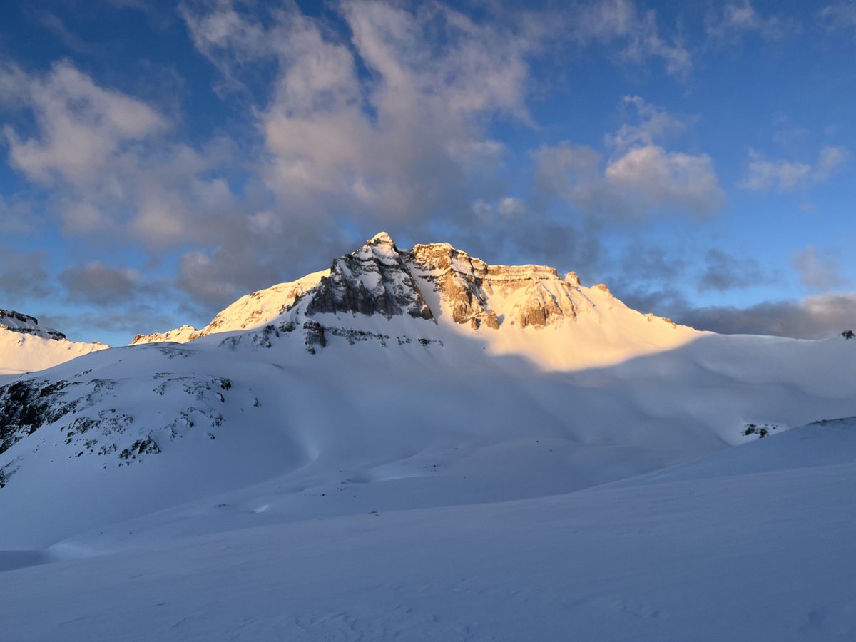 bradrmcqueen's tweet photo. Gilpin sure looked lovely with early morning rays today on my way up Mt Sneffels. #14ers #optoutside #adventure #spring https://t.co/P2ki2sFe1W