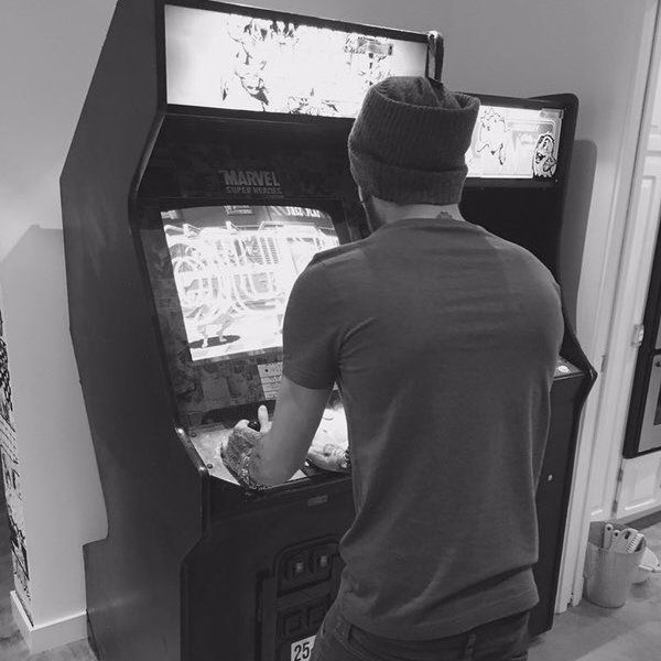 ziamcomfort's tweet photo. Zayn and Liam playing arcade. 🕹❤️‍🔥 https://t.co/Uo7YSo36m7
