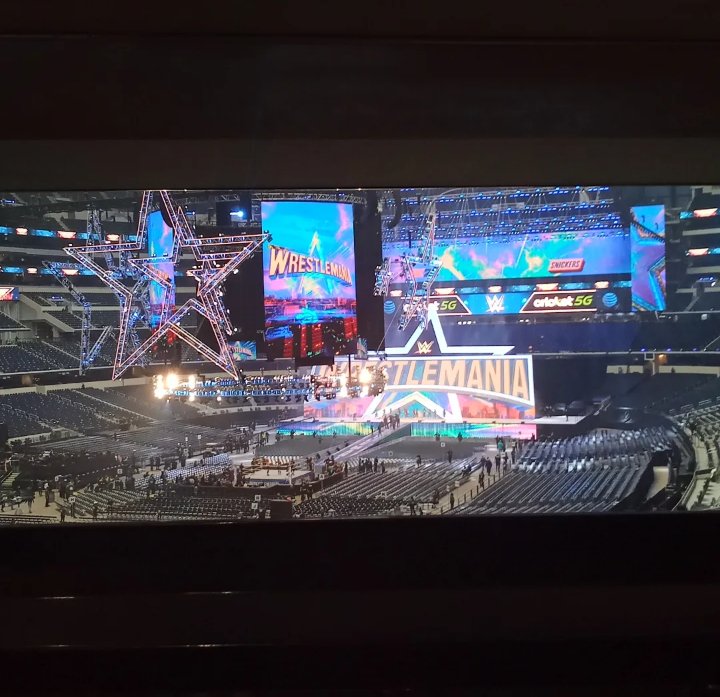 PayAttentionTX's tweet photo. 📍 WrestleMania https://t.co/G9UIIkqYjM