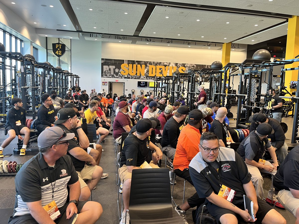 Great turnout of coaches for the <a href="/ASUFootball/">Sun Devil Football</a> Coaches Clinic! Appreciate @ASUCoachJoe touching on the pivotal part S &amp; C plays in our programs!🏋🏻‍♀️