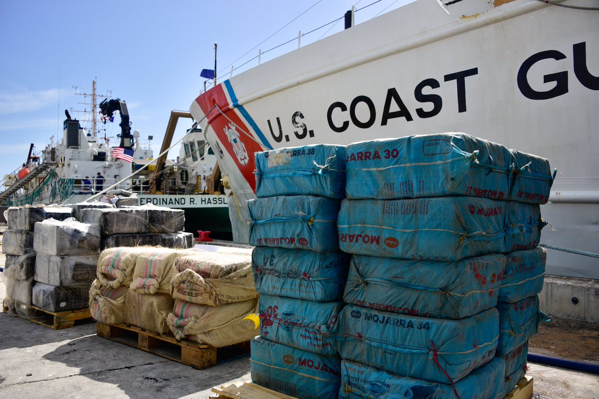 USCGSoutheast's tweet photo. #DrugOffload @USCG Cutter Dauntless’ crew offloaded more than $243 million in illegal narcotics at #USCG Base Miami Beach, Friday. Dauntless’ crew seized approximately 8,500 pounds of cocaine and apprehended 13 suspected drug smugglers.
More here https://t.co/DZgvEJTCQ0 https://t.co/3YAwyEDAhz