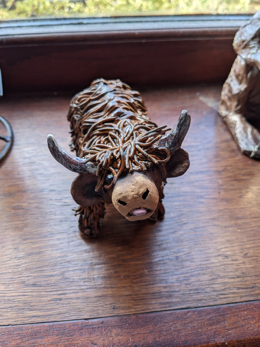 Can't believe I will have a thirteen year old tomorrow! Hope the not so little highland coo fanatic will like her cake and the ceramic I have made