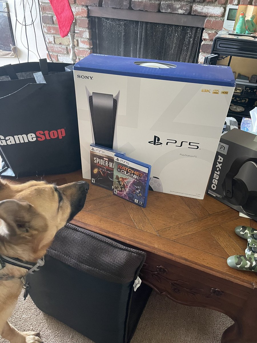 masterfuji76's tweet photo. @mattswider Thank you Mr Matt Swider!!  I was able to get one this morning. Not many line up too early these days. I didn’t get full value but they let you trade in games so that was great. https://t.co/vKa82PzvrD
