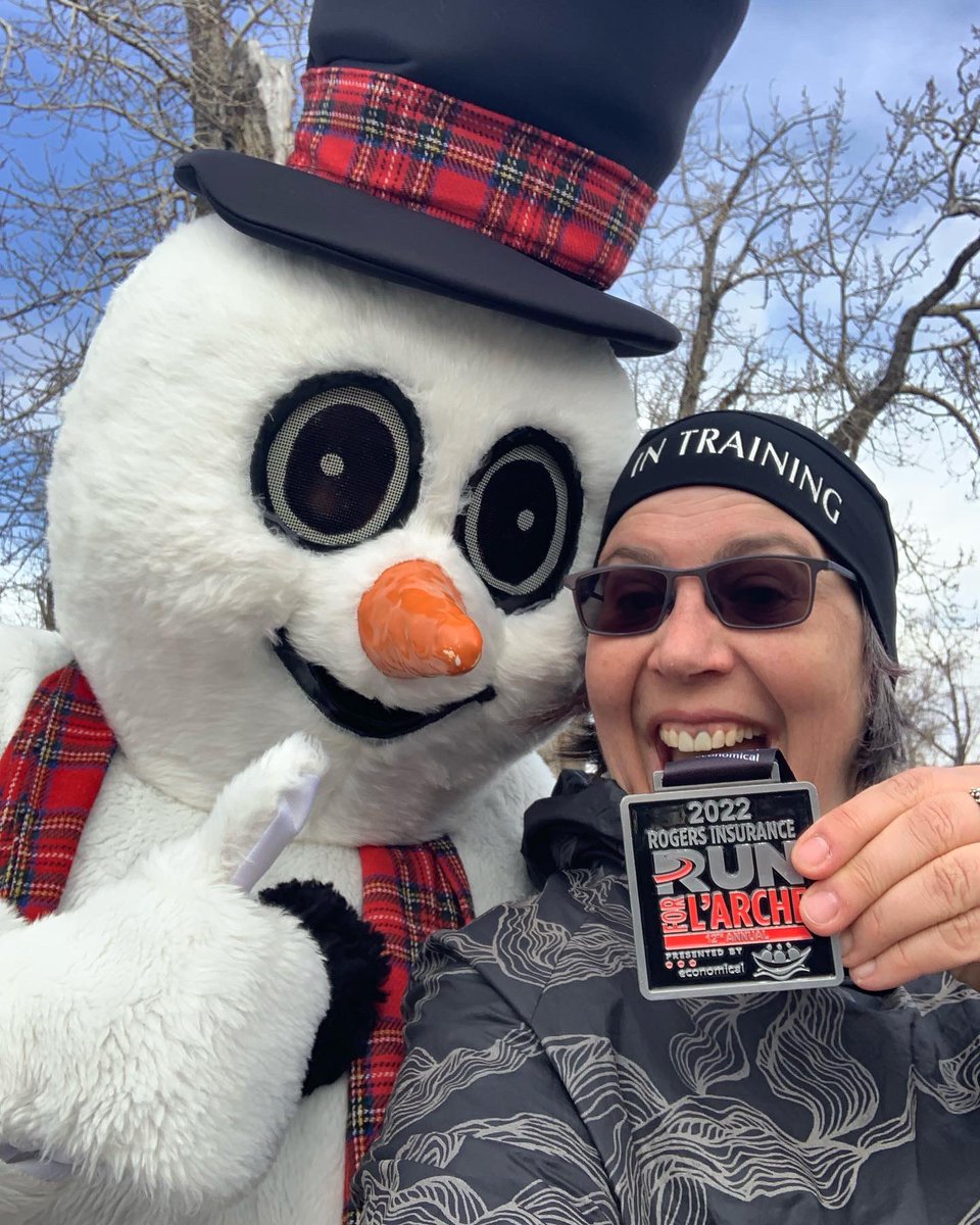 crantina's tweet photo. I seem to have a propensity to find plushies on the run @runforlarche #boyfriend #runhappy #trainingforLIFE #runforlarche #finishlinefeels https://t.co/BOEqXx51E1