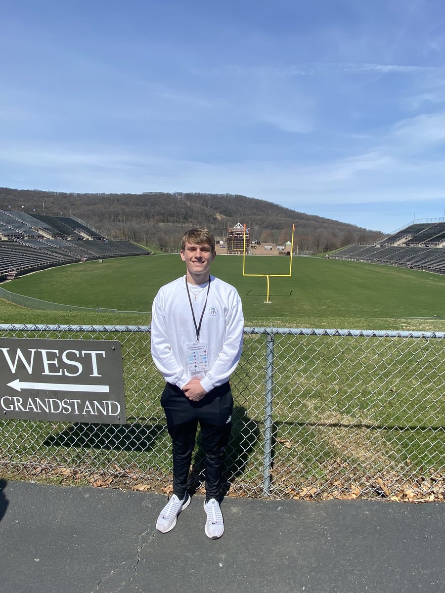 GarrettVarano's tweet photo. Had an great time at Lehigh today. Thank you @CoachSibel @Coach_MikeKash @Scott_Brisson for talking to me about the program. Can’t wait to get back on campus. @GOBIGRED19 @Get__Recruited https://t.co/76hNwhLkUg