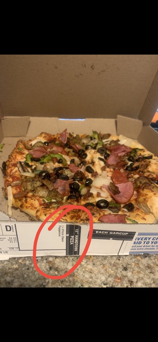 moorebrittany3's tweet photo. @dominos  how do you mess up an order this bad 🤦🏻‍♀️ https://t.co/gokKC1sAdq