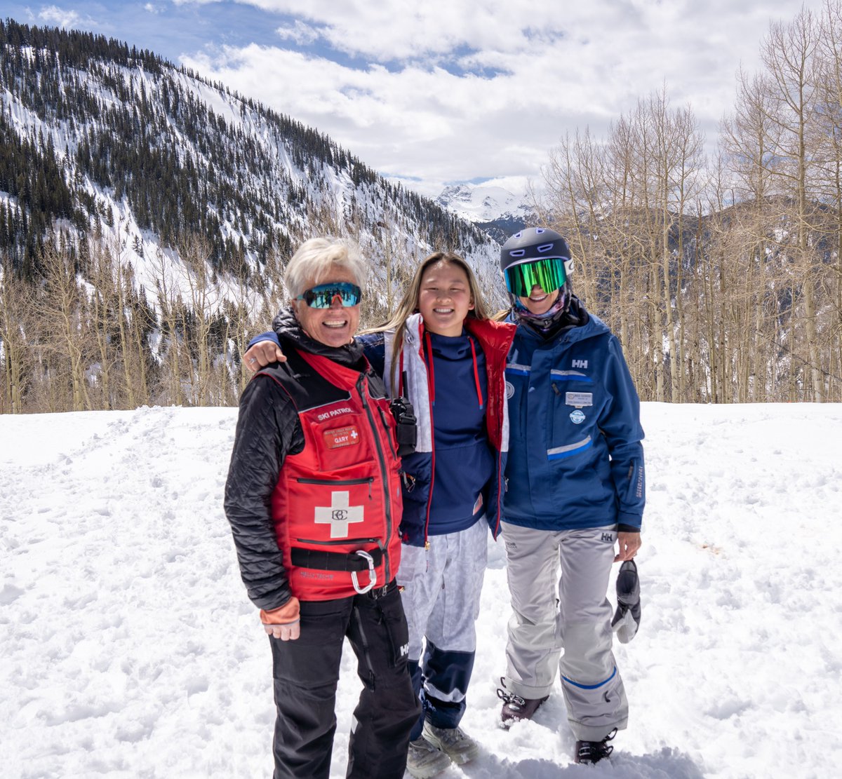 beavercreekmtn's tweet photo. We were thrilled to have @GSColo here today for a fun and engaging experience skiing and snowboarding. Special guests included Beaver Creek COO Nadia Guerriero, Director of Patrol Addy McCord, Kai Owens and Willy the Mountain Safety Dog! https://t.co/8puTVeguya