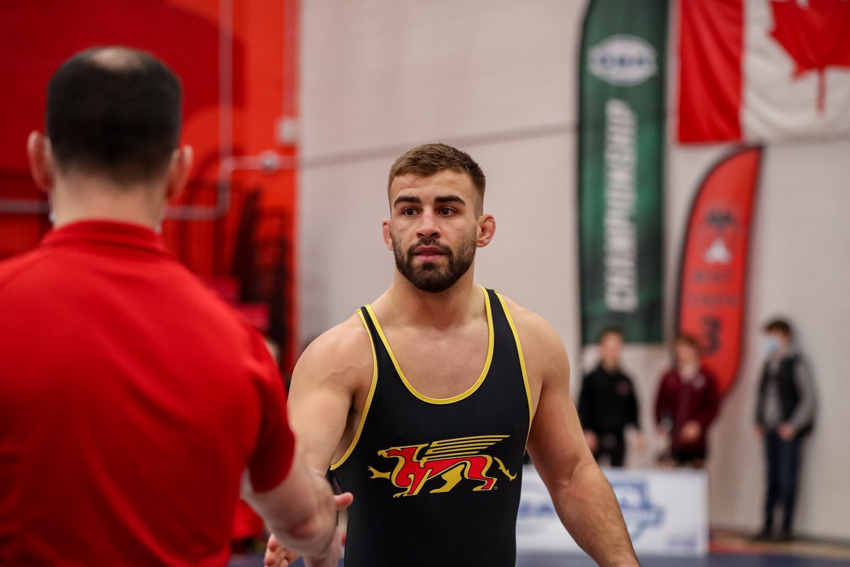 🚨Medal Alert: Simon Chaves takes SILVER at the <a href="/OUAsport/">Ontario University Athletics</a> Wrestling Championships!🥈

The Geulph, ON native wins his podium position in the 90kg division! #GryphonPride