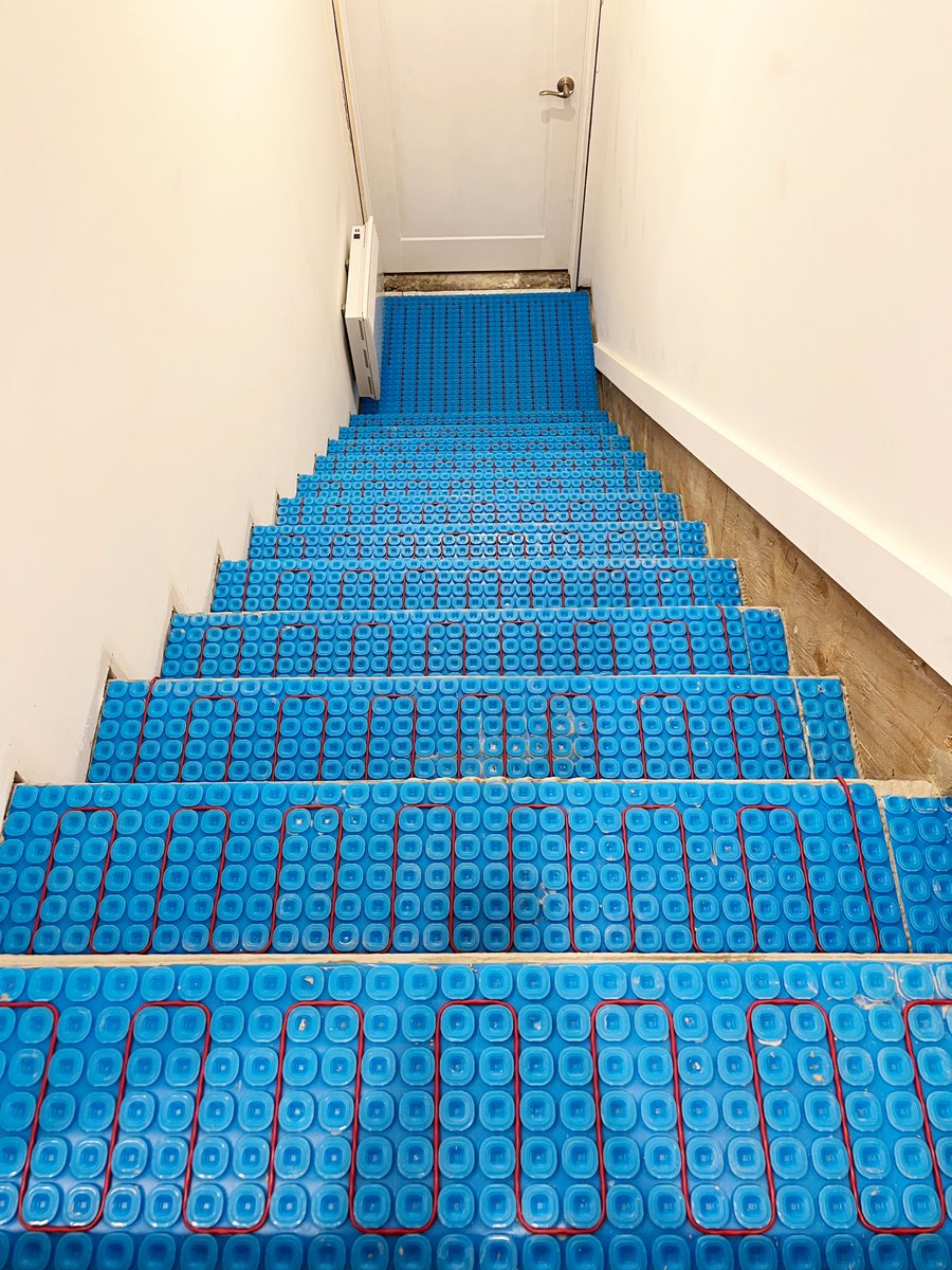 CocoTile's tweet image. 24x24 Heated Porcelain Tile Staircase - part 2 #cocotile