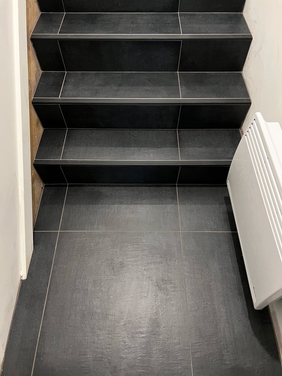 CocoTile's tweet image. 24x24 Heated Porcelain Tile Staircase - part 1 #cocotile