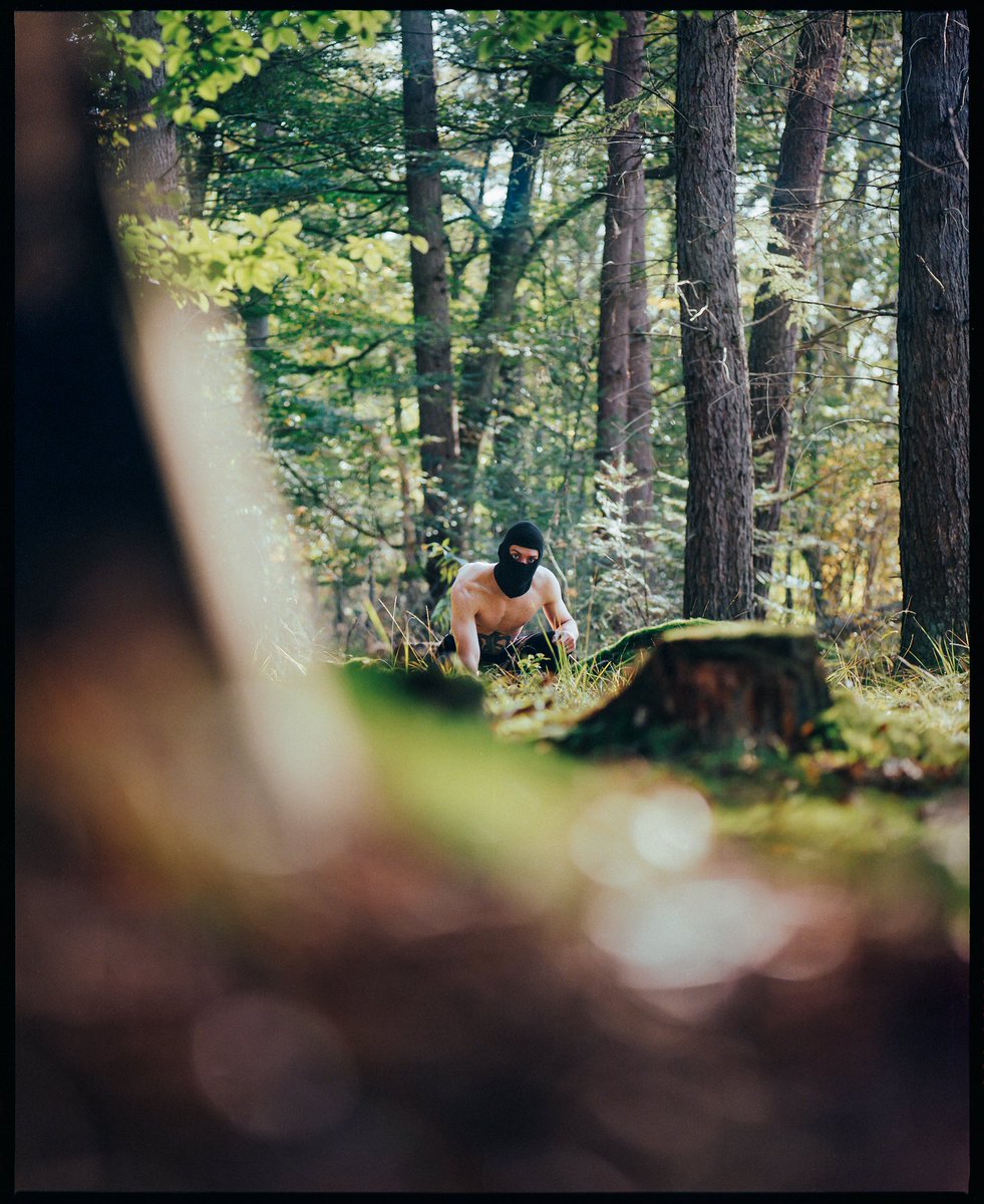 rdb_visuals's tweet image. -SERPENT IN THE WOODS-

Photographer: @rdb_visuals 
Model: Kaj Herft
Assistance: Sebastian