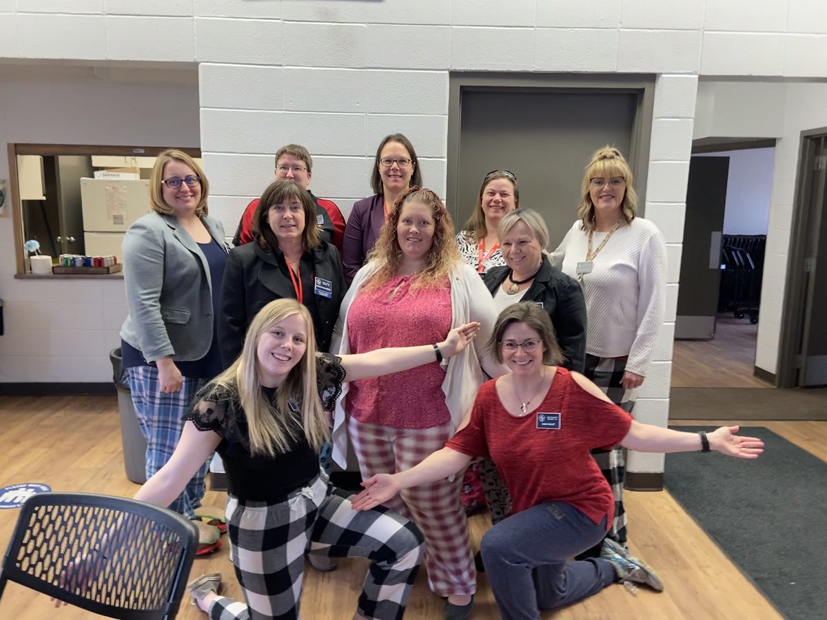 Check out some of our Kinette members in their best Quarantine Wear for the 2022 Spring Zones! 💐