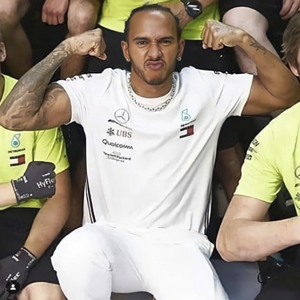 petaitoksf1's tweet photo. Rawwrrrrr ...Oz here we come!

#stillIrise #irise #MayaAngelou #LewisHamilton #LewisHamilton𓃵 #MercedesAMGF1 #AustralianGP #HamiltonCommission https://t.co/06YqOv7x0X