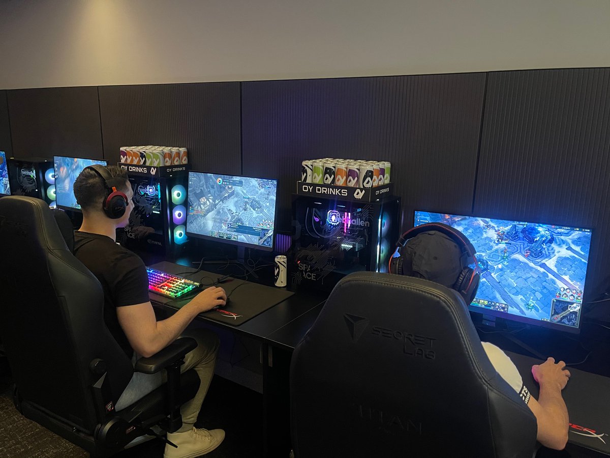 Kommer mer inom kort.....🥤👀 lägg 2022 - 04 - 25 på minnet ⏳🥳