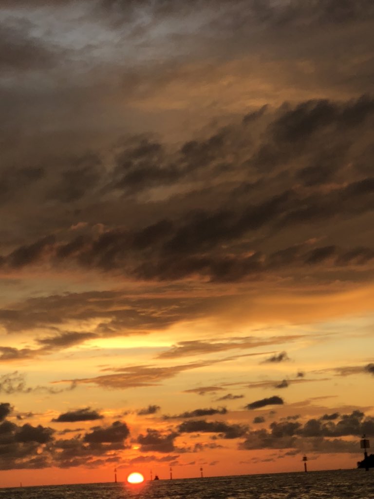 m_dionga's tweet photo. well sunset just way too beautiful https://t.co/IRPHISgGXE