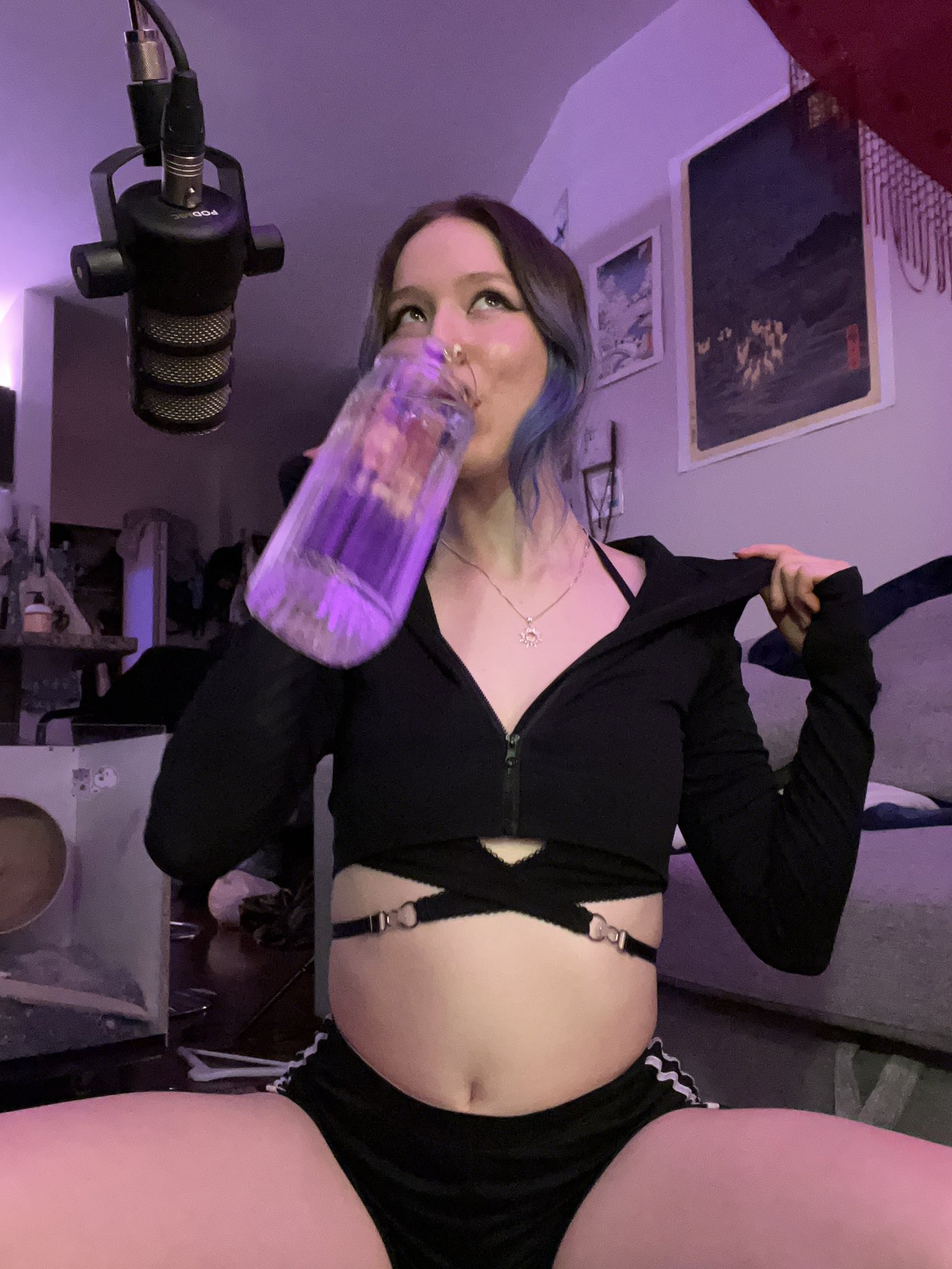 C.O.R.E CELL on X: drinking water and stretching on twitch!  t.coH2iUw8eQag t.cojdHrO2F84Y  X