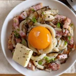 レンジで完結!バターと塩こんぶの濃厚カルボナーラ。