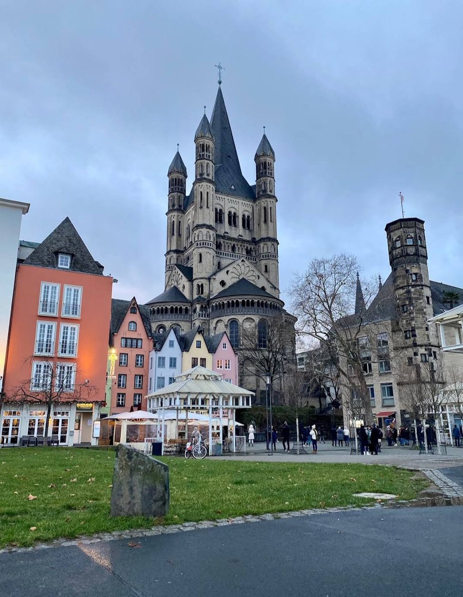monetarsio's tweet photo. El primer amor nunca se olvida..Köln, Alemania. https://t.co/wOqMN6ndkA