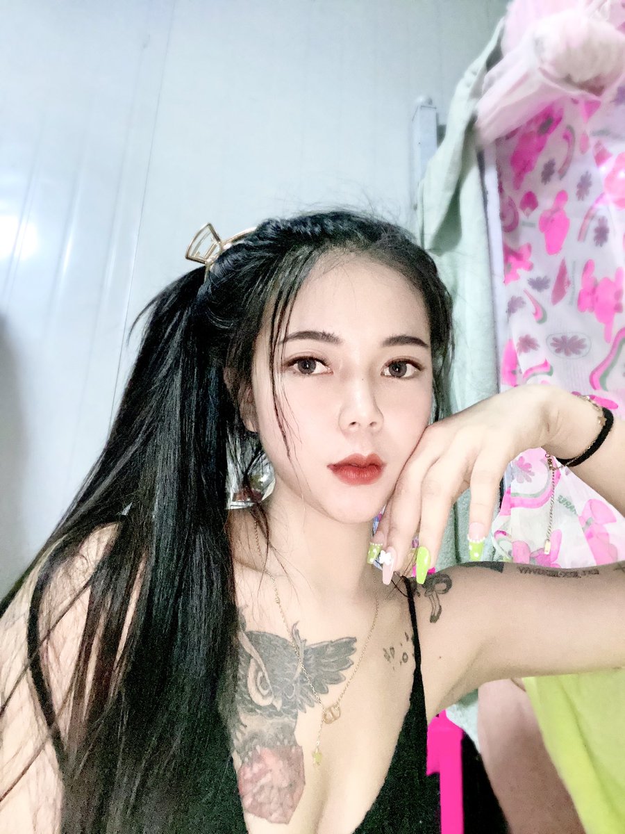 chotikask97's tweet photo. ไม่มีใครโอบกอดฉันด้วยความรักสักคน ❌ 
#คําคมความรู้สึก #สาวอุดร #เหงา https://t.co/0eDt3FgaP3