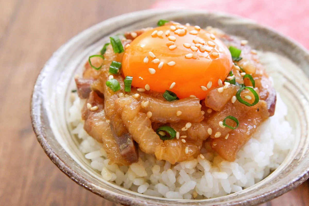 使う調味料がお家にあるようなものばかりなのも嬉しい！「ブリのお刺身」を使ったお手軽レシピ！