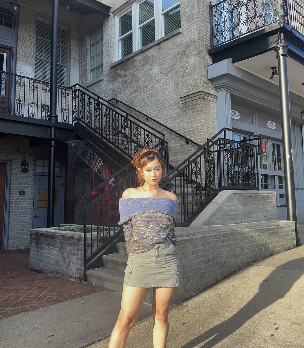 :* (@genesisalyssahq) on Twitter photo 