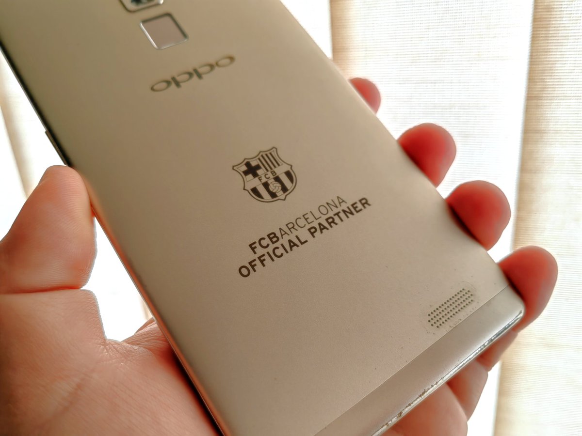 jokermaster619's tweet photo. คิดถึงเลยฮะ #OPPO #OPPOR7Plus #FCBarcelona มีเพียง 5,000 เครื่องในโลก ตอนนี้ผมให้อาใช้อยู่ นานมากๆแล้ว แต่ไม่เคยมีปัญหาเลยนะฮะ นอกจากแบตเสื่อมมารอบนึงเท่านั้น ทนทานมากๆจริงๆ^__^ https://t.co/cdKU9bQz2Q