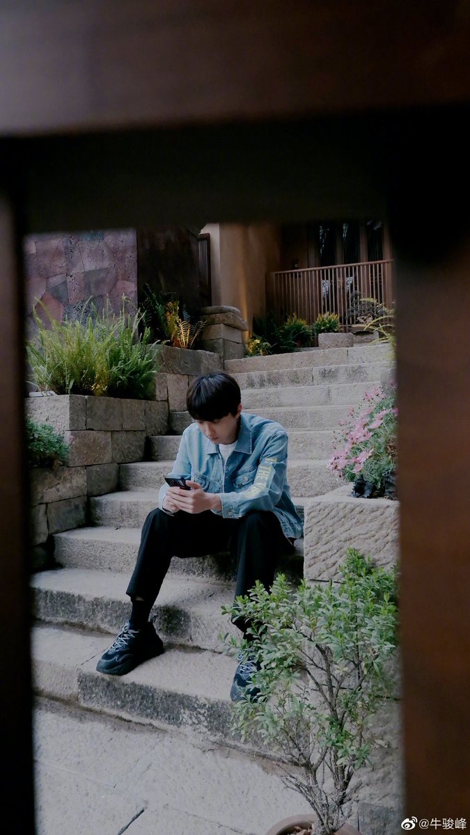 dramaskfan's tweet photo. Novas fotos de #NiuJunFeng.
#牛骏峰 #舍我棋谁 #SheWoQiShui #BattleOfChangsha #LoveO2O #TheBrightestStarInTheSky #YourHighnessTheClassMonitor #GoIntoYourHeart #GreatMissD #cdrama #dorama https://t.co/KEDkV44CPN