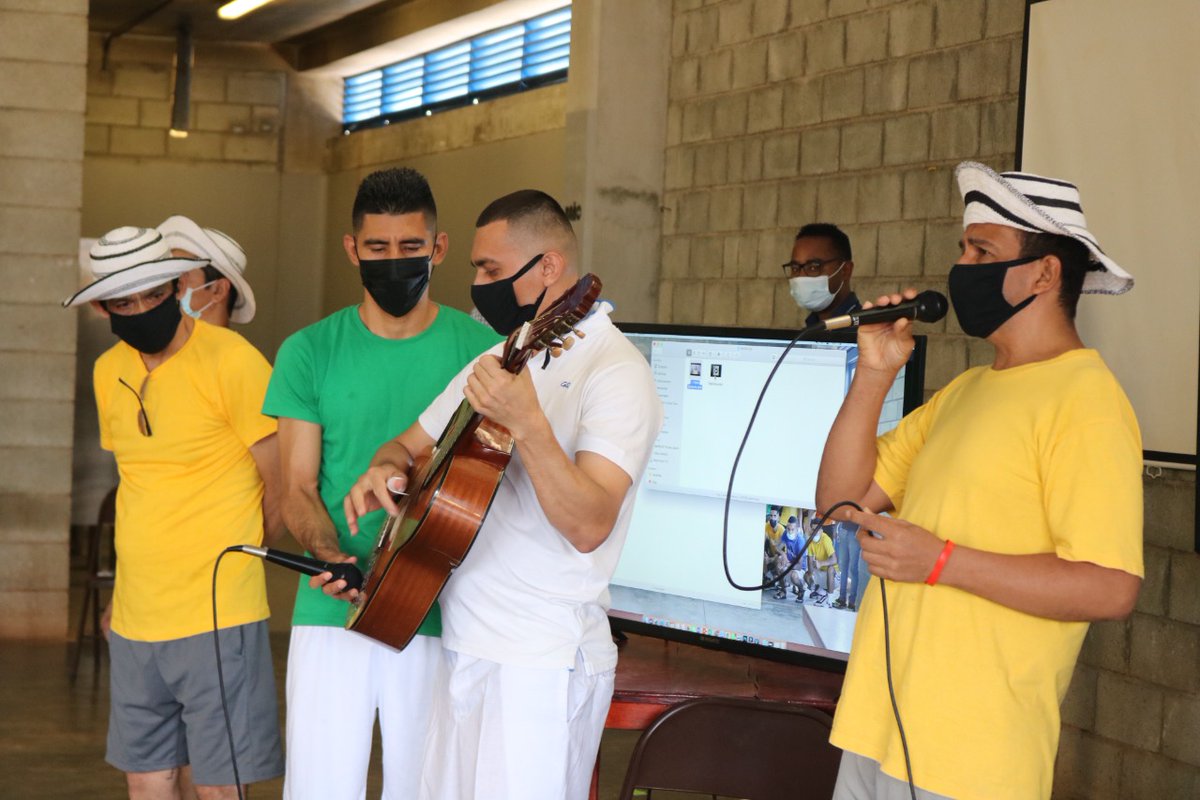 PenitenciarioPA's tweet photo. Culmina con éxito el curso de barbería  y empredimiento de dos semanas con el experto Nando Barber, en coordinación con @VinisteAMi y @CiudaddelSaber, capacitación que brinda a los privados de libertad herramientas para que puedan reinsertarse a la sociedad de manera productiva. https://t.co/ejBebqJE8u