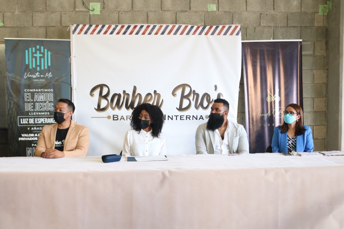 PenitenciarioPA's tweet photo. Culmina con éxito el curso de barbería  y empredimiento de dos semanas con el experto Nando Barber, en coordinación con @VinisteAMi y @CiudaddelSaber, capacitación que brinda a los privados de libertad herramientas para que puedan reinsertarse a la sociedad de manera productiva. https://t.co/ejBebqJE8u