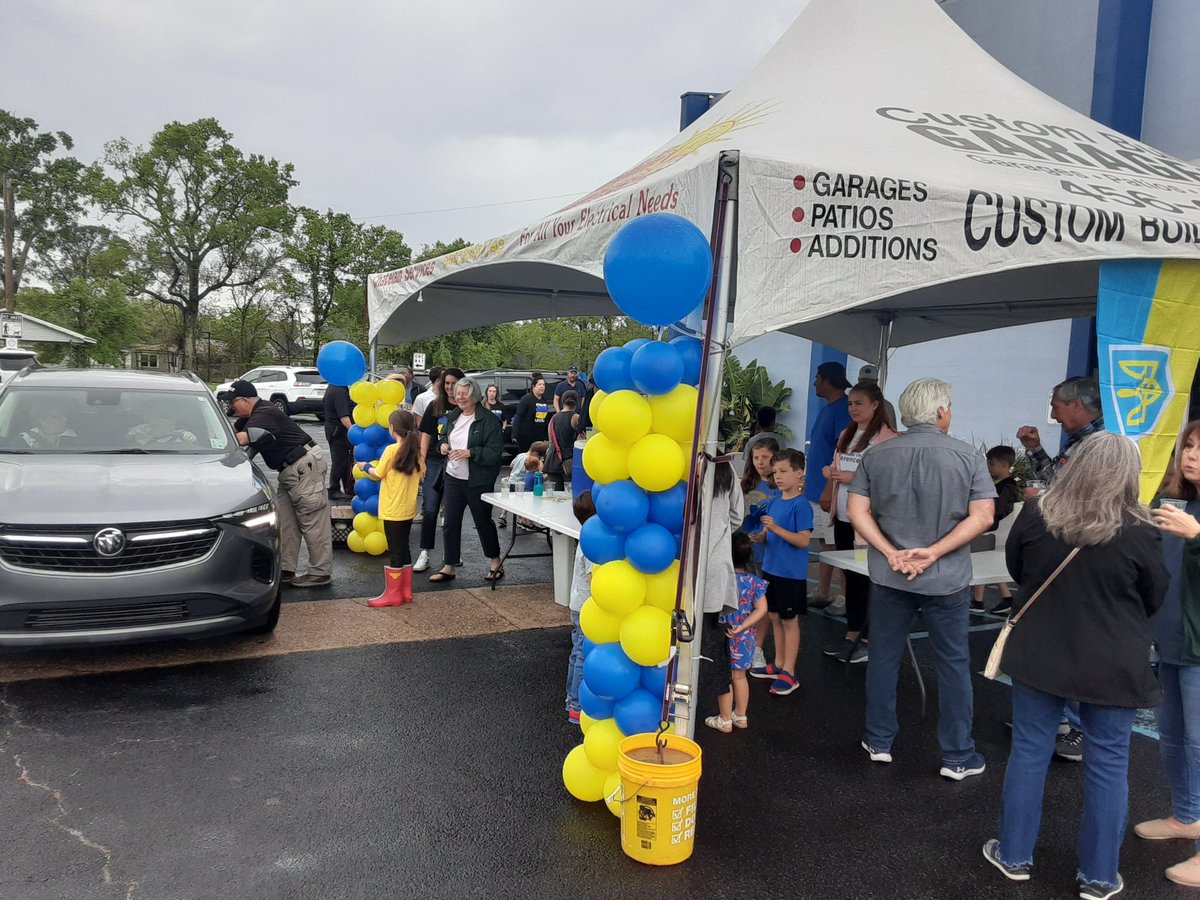 HarahanEconDev's tweet photo. Small town kids doing big things. Still time to swing by and help make a difference!
More on the impact our kids are making. Working with @gmfus and taking this to the next level. Stay tuned for more news.
#StandWithUkraine
#ItsWhatWeDo
#SmallTownBigThings https://t.co/9LN04UAw6F