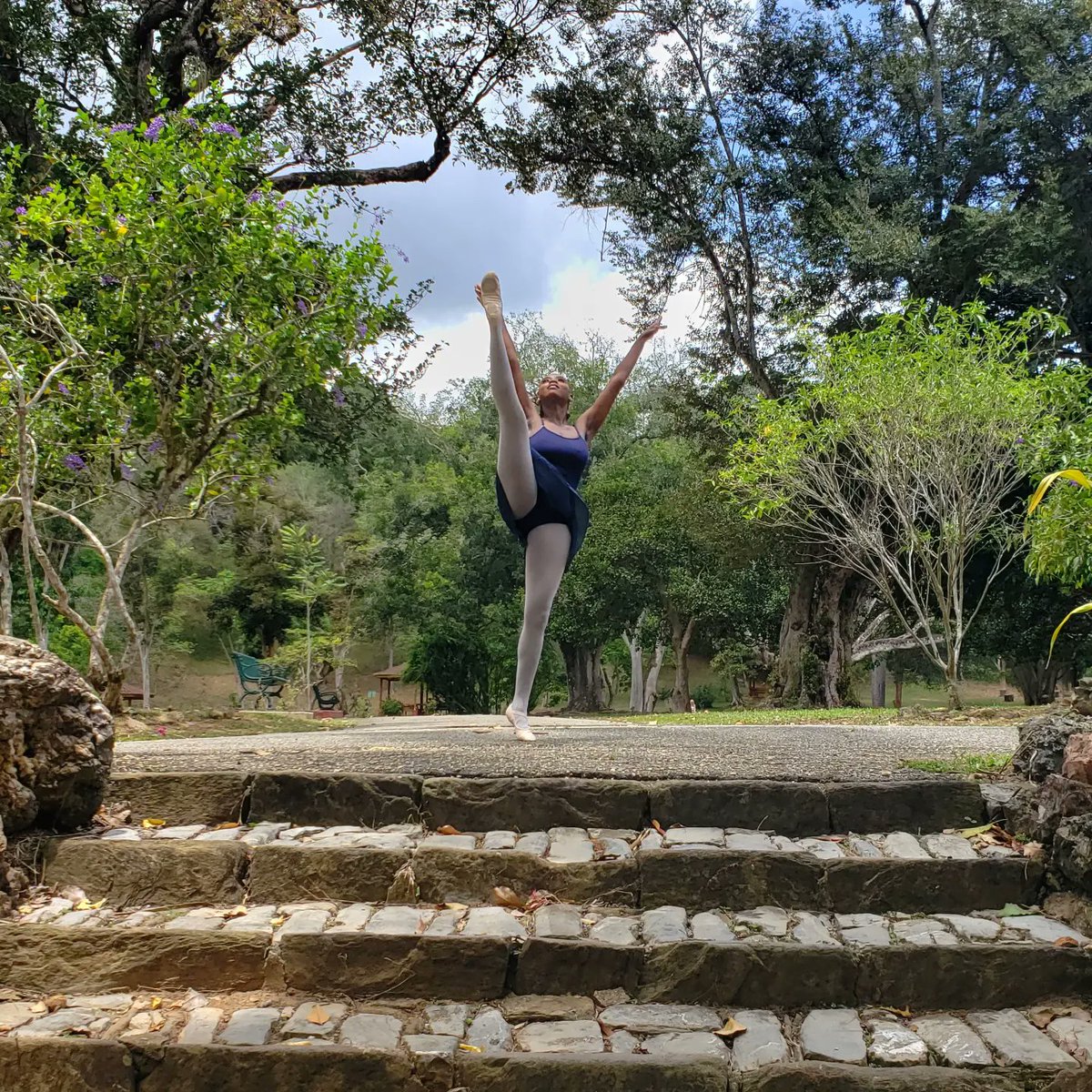 lys_joseph's tweet photo. Have a little one that loves to dance ? Well look no futher 😁 Join me for Ballet &amp; Modern Dance Classes 💃🏾
New term starts Tuesday 19th April 🙌🏾

Available both Online &amp; In Studio. 

Want to sign up ? 
493-4257 
Call/ What's App for more information 🙏🏾 https://t.co/Ve4zkezl5A