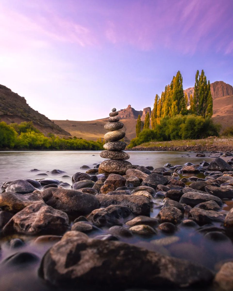 Ruta237Imagenes's tweet photo. El momento ideal para apreciar y capturar la belleza de la Naturaleza en la costa del Río Limay.🌄
📌Villa Llanquin - Río Negro📌
#landscape #arg_salvaje #surargentino
#provincia #montaña #travelarg
#lugar #rionegro #argentina
@nnnggss https://t.co/1h2q8en9Gs