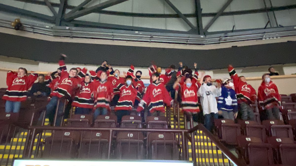 CapsU15c's tweet photo. We’re out tonight supporting the @NLGrowlers tonight! Let’s Go Growlers Let’s Go! https://t.co/6iC8dnjMnU