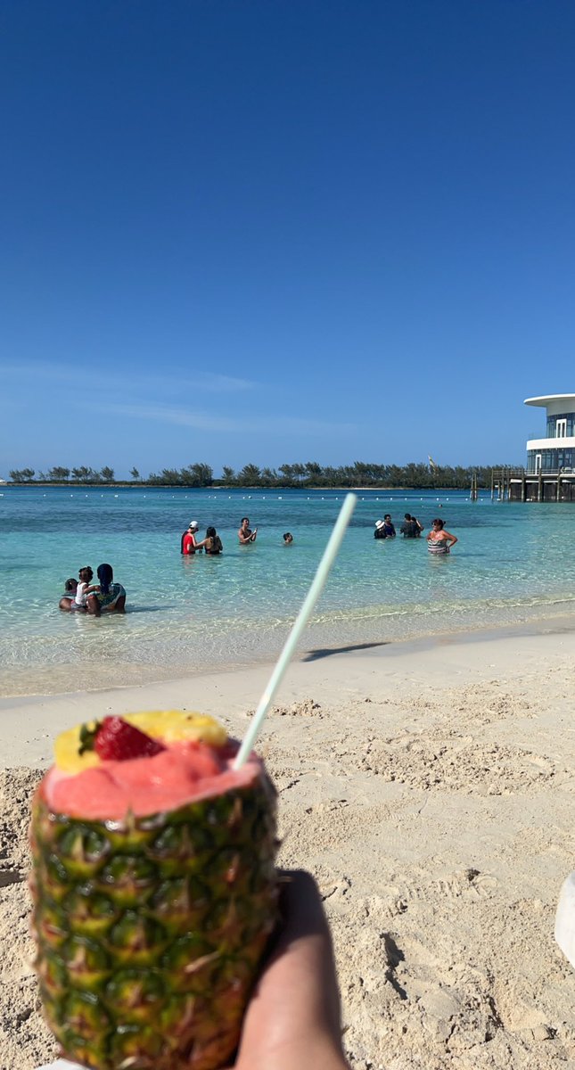 fhm9999's tweet photo. 🇧🇸 🌺🍍 https://t.co/5ozbBrLftp