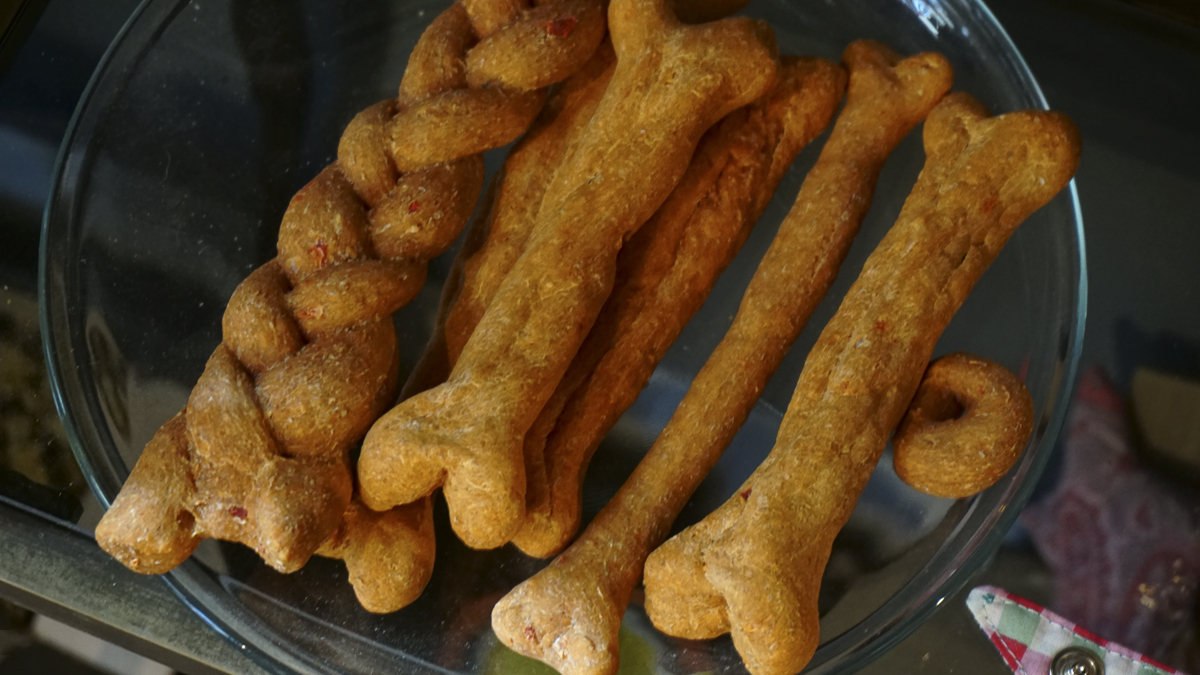 InfoHundsfutter's tweet photo. The best nutrition made simple....it is for snacking.
#vegan #vegano #gesund #saludable #healthy #golosinas #perro #regalos
#snacks #nutrition #dog #food #healthy #collacion #chien #natural #madrid #comercio #sostenible. https://t.co/v4CPg7DoQE
