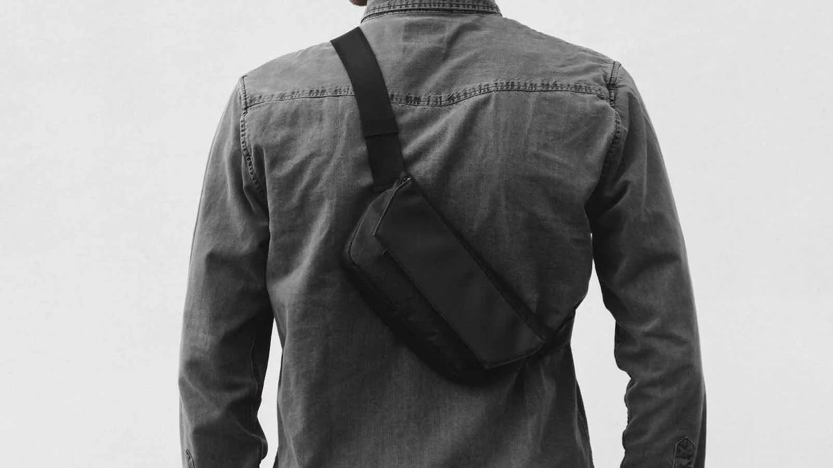 GadgetFlow's tweet photo. The @UrbanCred DAYFARER Active #Sling https://t.co/UTgl4ztOfH The exterior VX-21 fabric from Dimension Polyant is an advanced textile that achieves this while feeling great to the touch and providing stability. #everydaycarry https://t.co/uuLSapYM6u