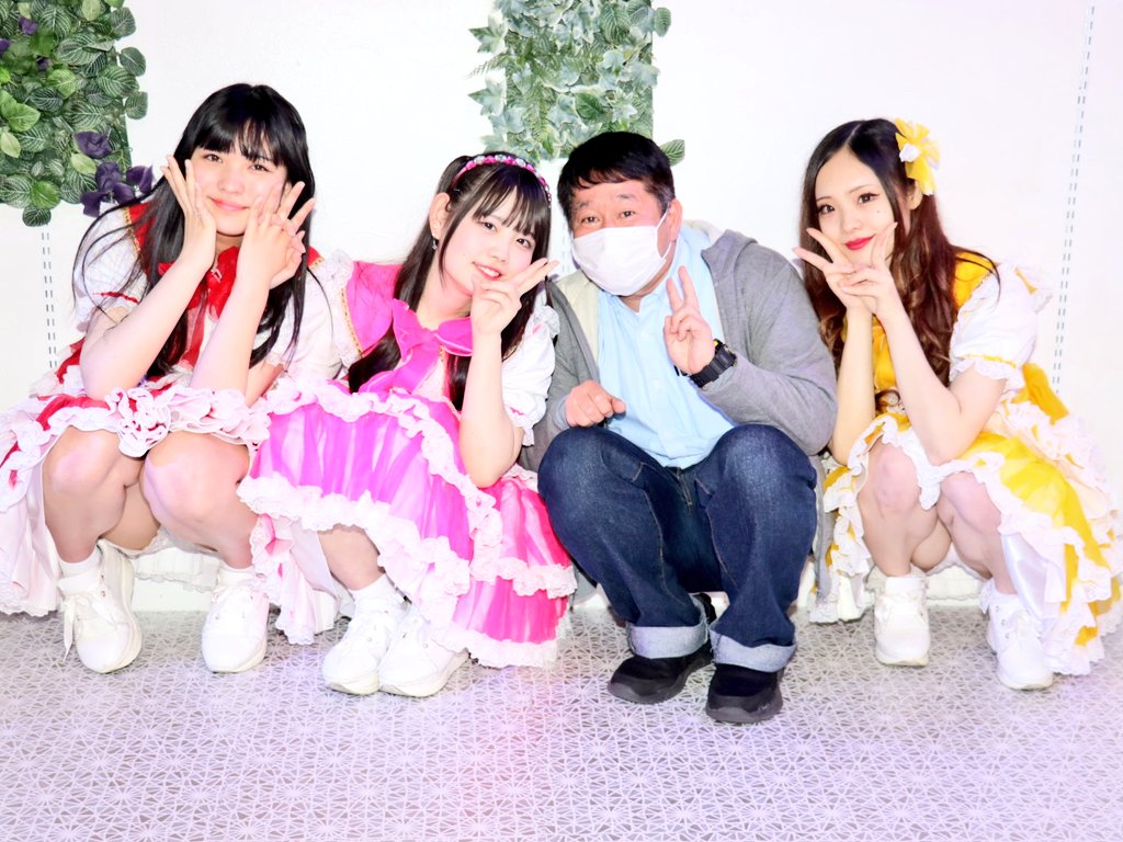 zawa7235's tweet photo. 2022/04/02
@原宿majide_cafe
『Azatoi 馳萌乃香卒業ライブ』
#Azatoi
#RONTA
#馳萌乃香
ほのかちゃんと出逢ったきっかけは
あるアイドルさんの寄せ書き集めやチェキ集め衣装がぽけファンと一緒
アイロボAさんの曲を歌ってる事がきっかけで通い始めました。もう1年過ぎてたね。次のグループで頑張ろう https://t.co/juxRS8yggd