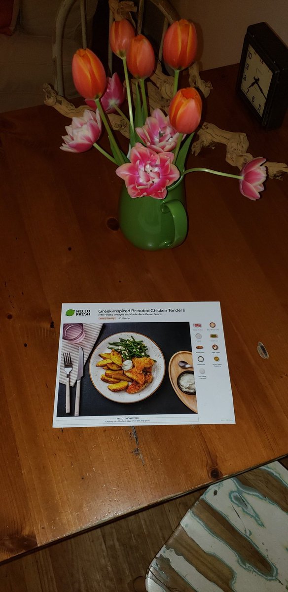 rodbstweets's tweet photo. Hello Fresh meal no. 125
Greek Inspired Breaded Chicken Tenders with Potato Wedges and Garlic-Feta Green Beans 

Ok but the feta on green beans didn't work for me. 7/10
#HelloFreshLife https://t.co/G3yRl2Uz5n