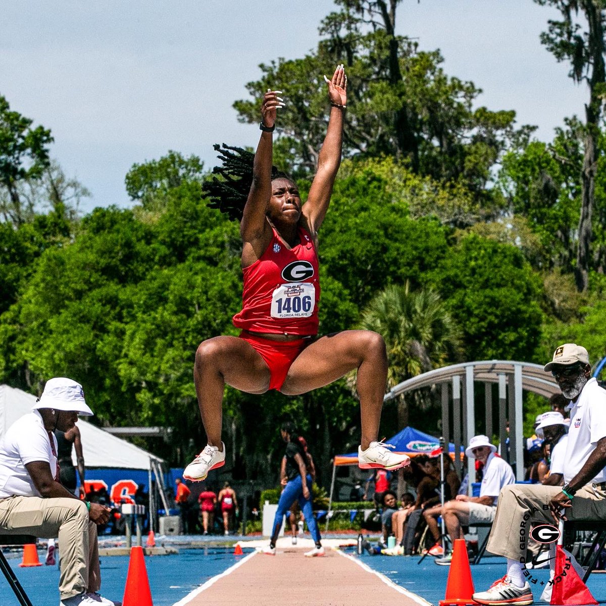 UGATrack's tweet photo. Lady #Dawgs in Action at the Pepsi Florida Relays. 

#GoDawgs #FLRelays https://t.co/119kv8P32d