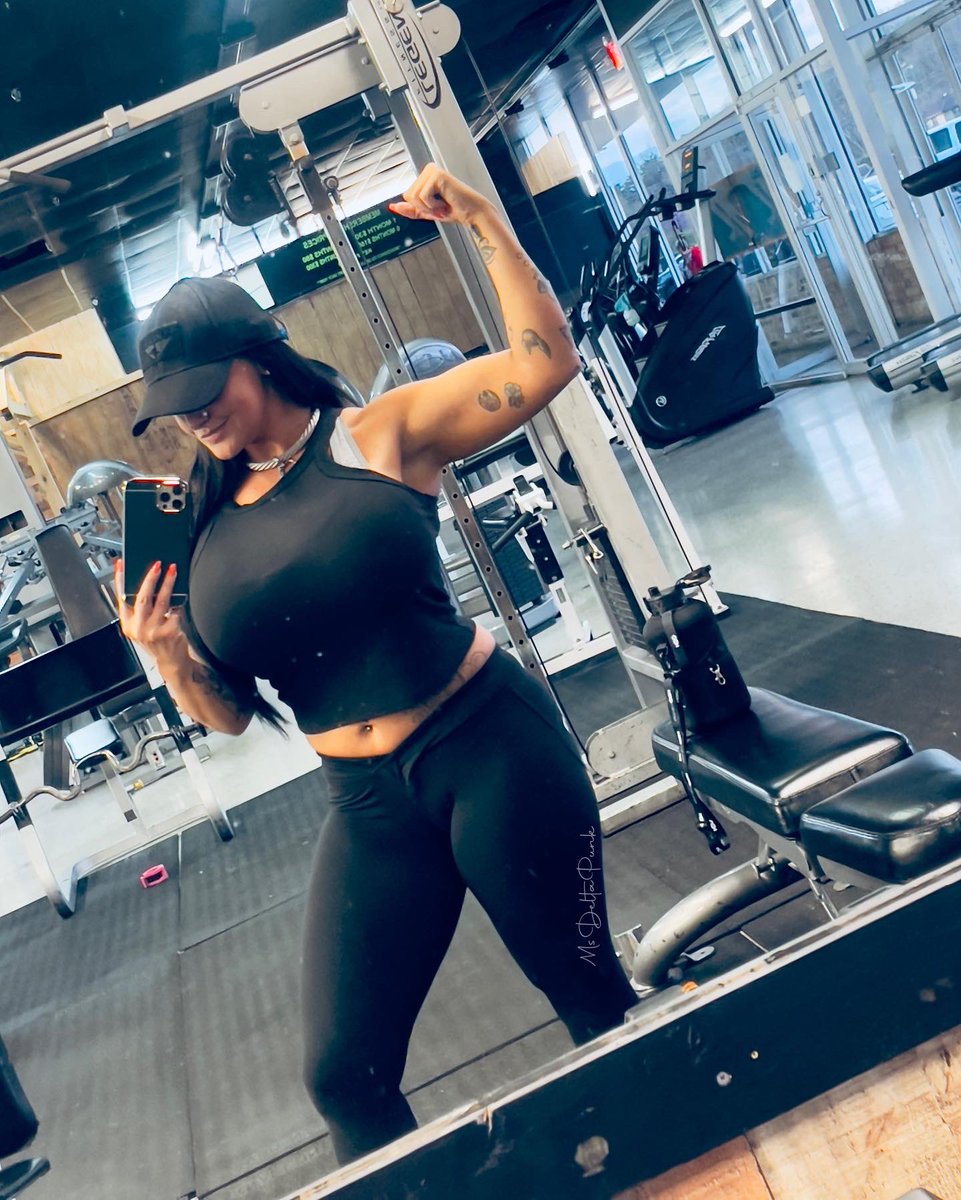punk_delta's tweet photo. Y’all, I am so excited for this definition in my arms and shoulders that’s coming in! 😍 

.
.
.
.
#stackedpunkprincess #armdefinition #armworkout #progress #girlswirhmuscle #girlswholift #workout #upperbody https://t.co/Aeg3GQclGZ