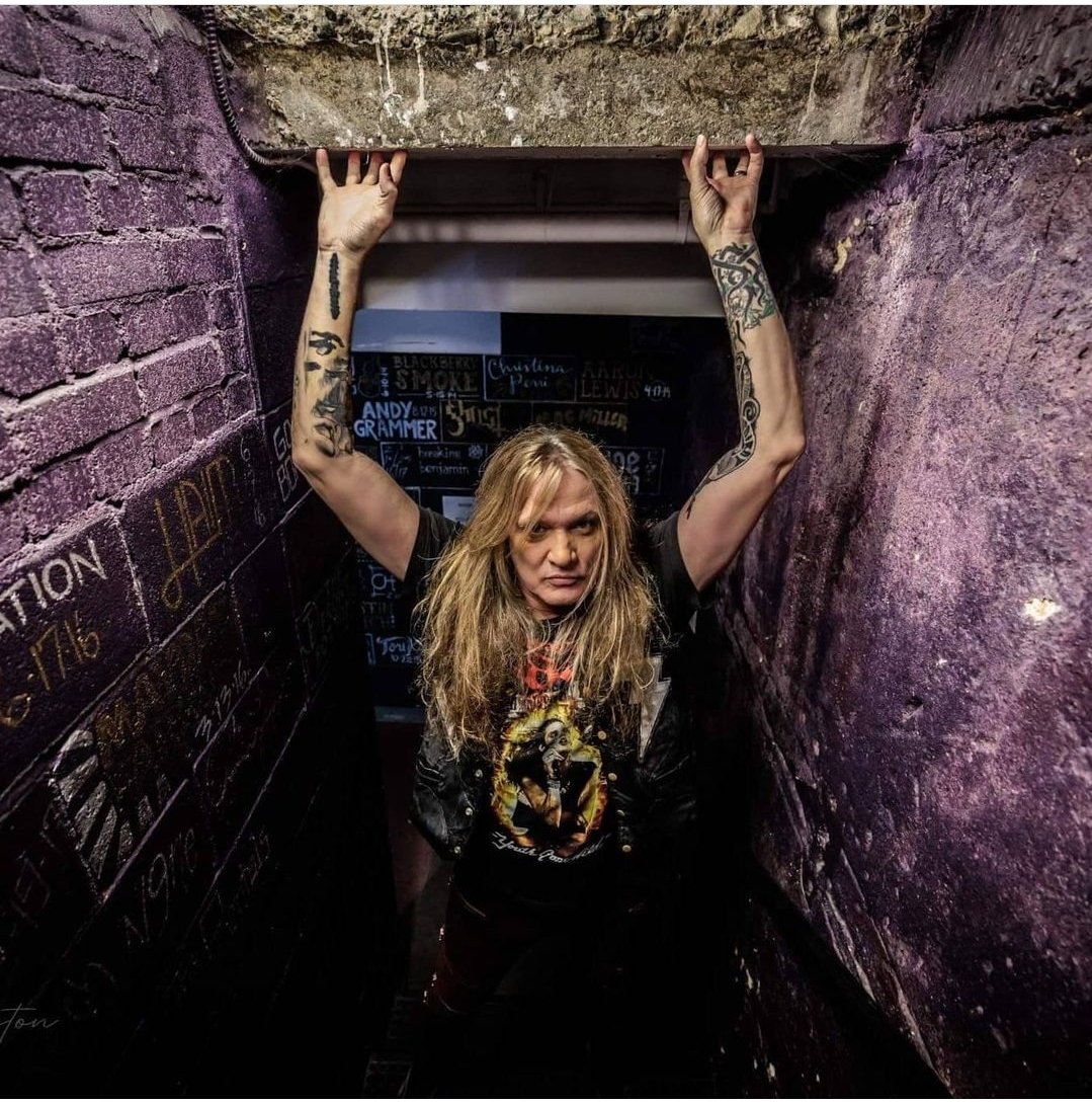 Happy 54 birthday to the amazing ex-Skid Row vocalist Sebastian Bach! 