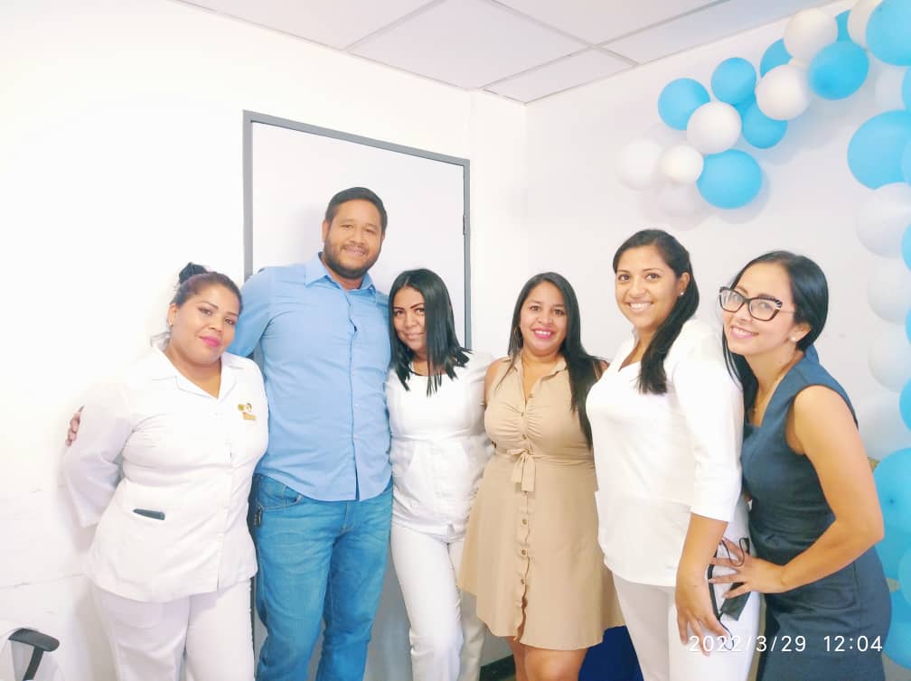 YormanSalud's tweet photo. Felicitaciones al equipo Grandioso de #CEPAR aragua por haber cumplido su primer aniversario... @maduro_en @NicolasMaduro @delcyrodriguezv @Dra_ShirleyH @Soykarinacarpio https://t.co/bfT8gqX18h