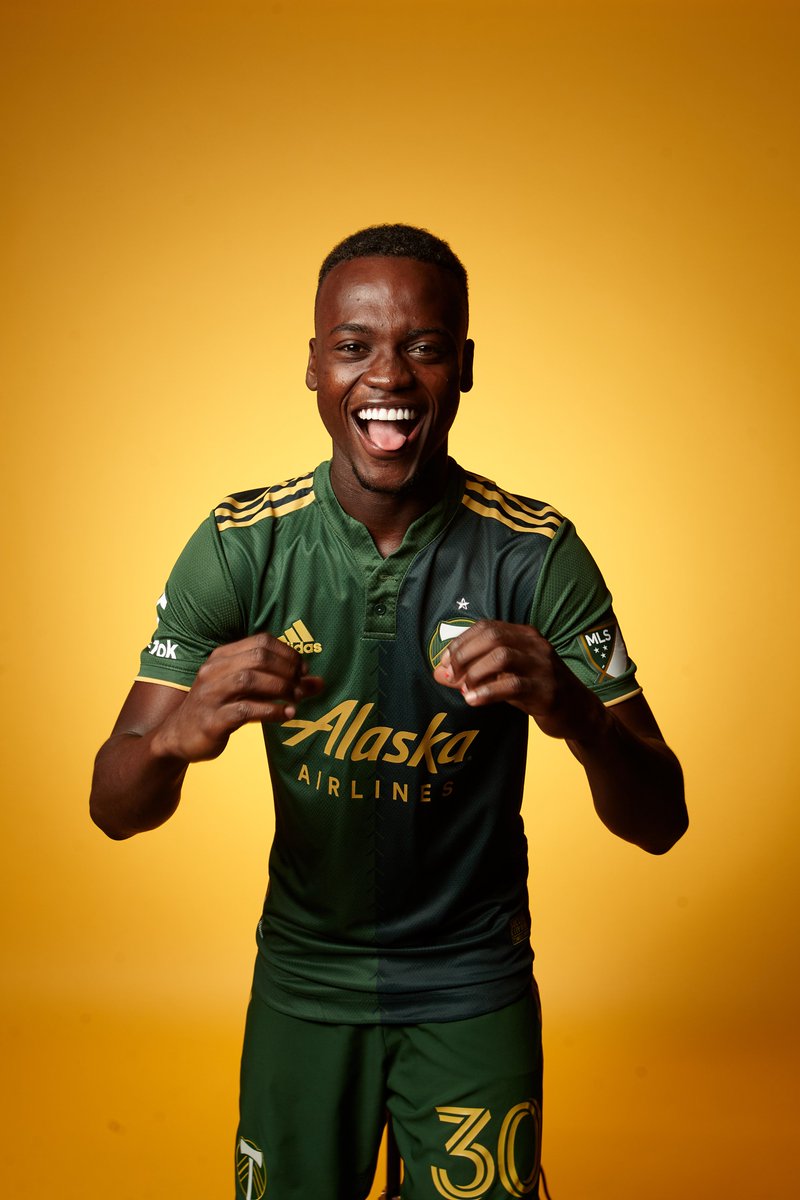 Green &amp; Gold. 💚💛

RT this post for a chance to win a jersey thanks to <a href="/AlaskaAir/">Alaska Airlines</a>! #RCTID