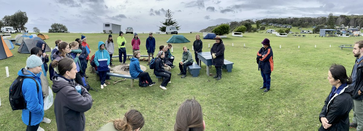 A beautiful welcome to country from Brinja-Yuin educators and traditional knowledge holders Patricia Ellis and Kerry Boyenga on Yuin Nation land to start the @ourANU Palaeoenvironments field trip - an inspirational undergrad field course led by @ANU_CHL colleague @J_StevensonANU
