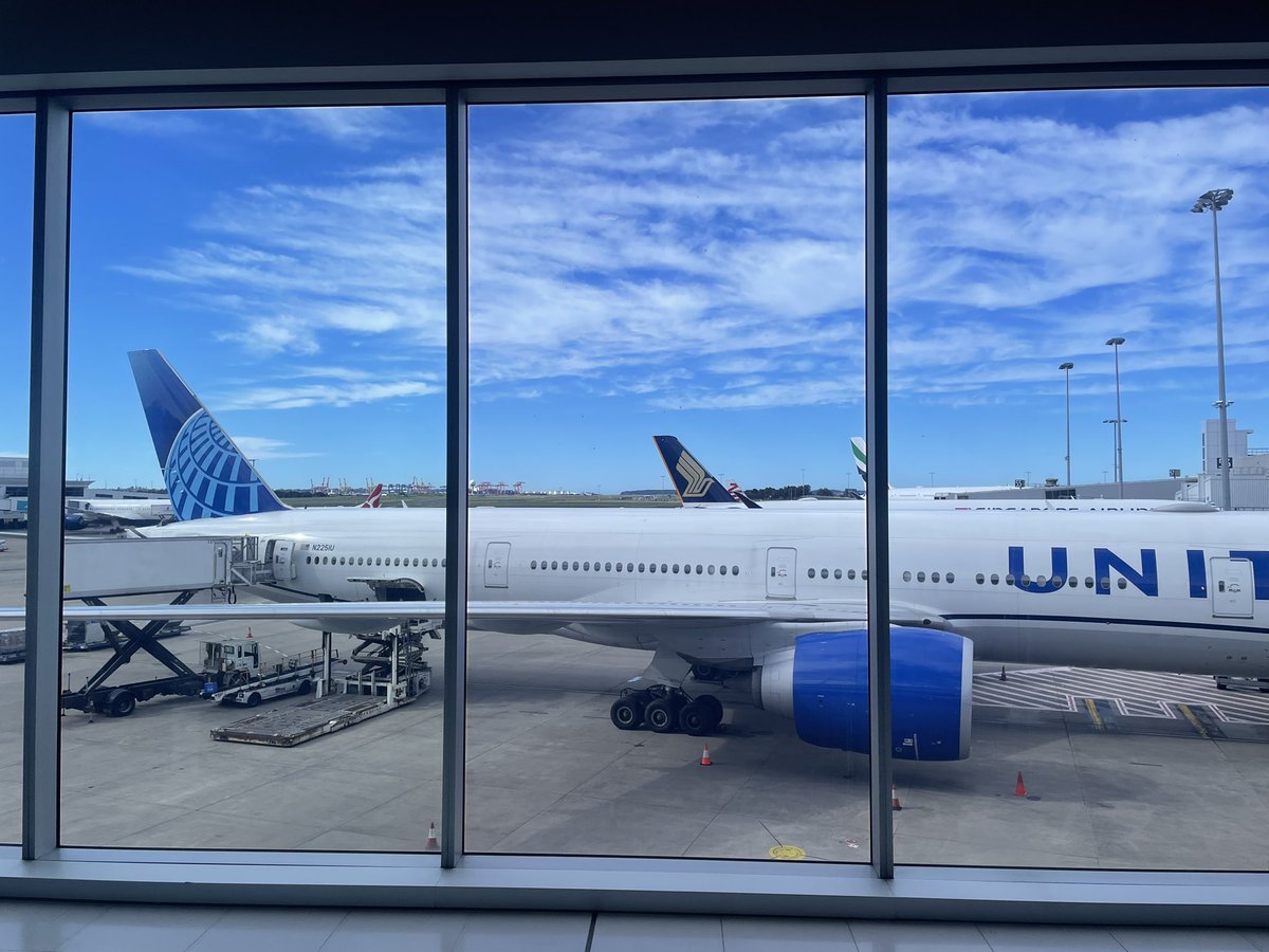 irenesiah's tweet photo. Heading back home and the weather at Sydney is amazing today. At least we got to experience the morning glory before we fly 😍 https://t.co/P0phBm1WpV