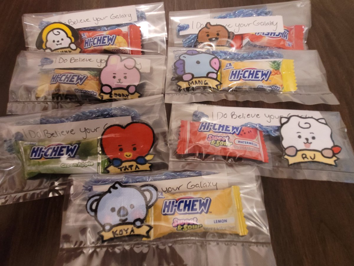 ColorMeTris's tweet photo. hello lovelies, I made some small #BTS_FREEBIES for #PTD_ON_STAGE_LAS_VEGAS that I will be handing out on the 8th; D1.
I have a very limited amount so if you would like to reserve one please DM me. 
Can't wait to meet you all at the concert 💜💜 https://t.co/SXHIAdNuVT